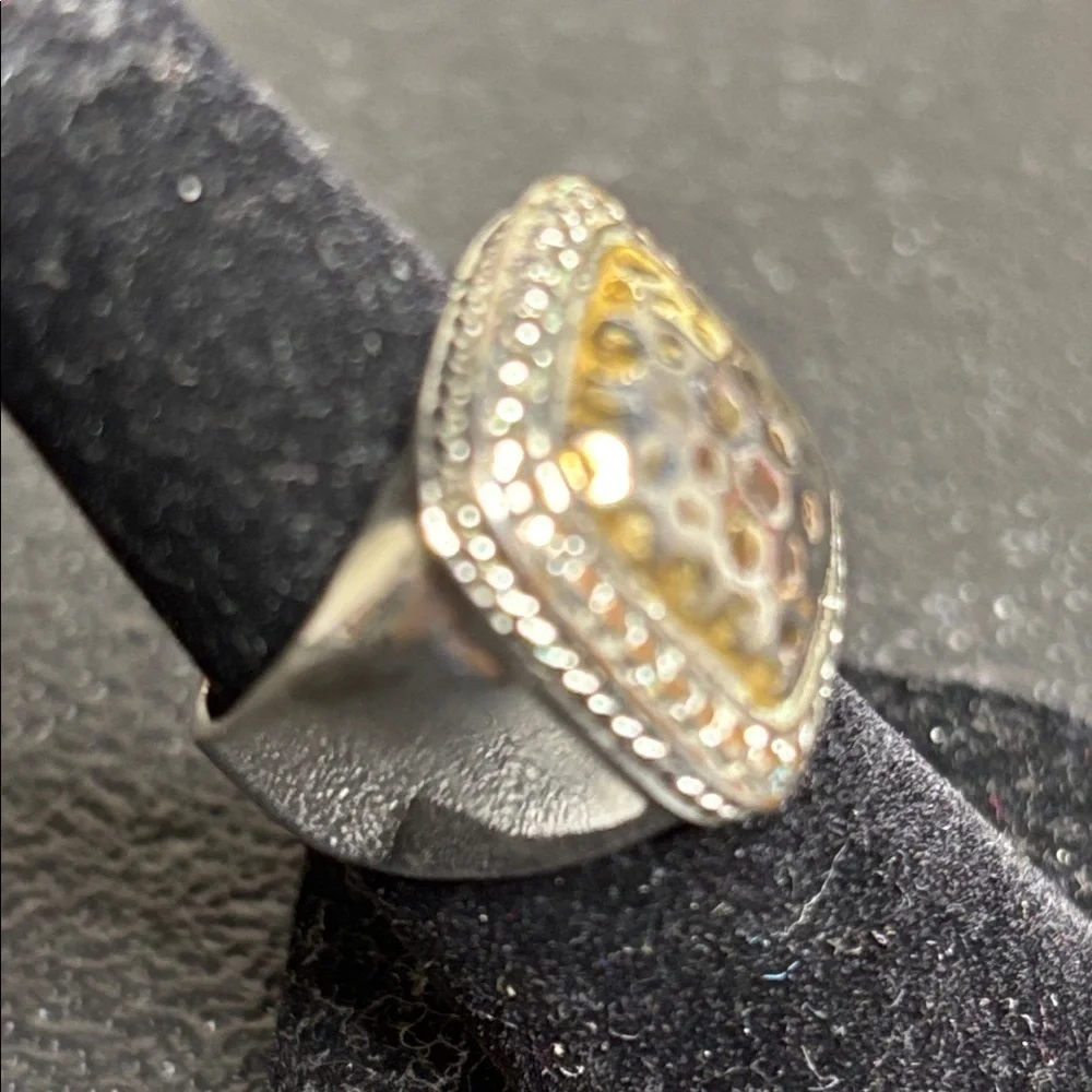 Elegant Silver-Toned Hammered Ring Size 6